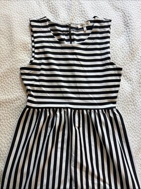 Monteau Black & White Striped Sleeveless Dress | Medium